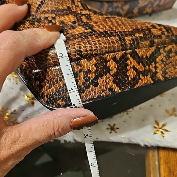 Chic Snakeskin Over the Knee Boots - Picture 8 of 11